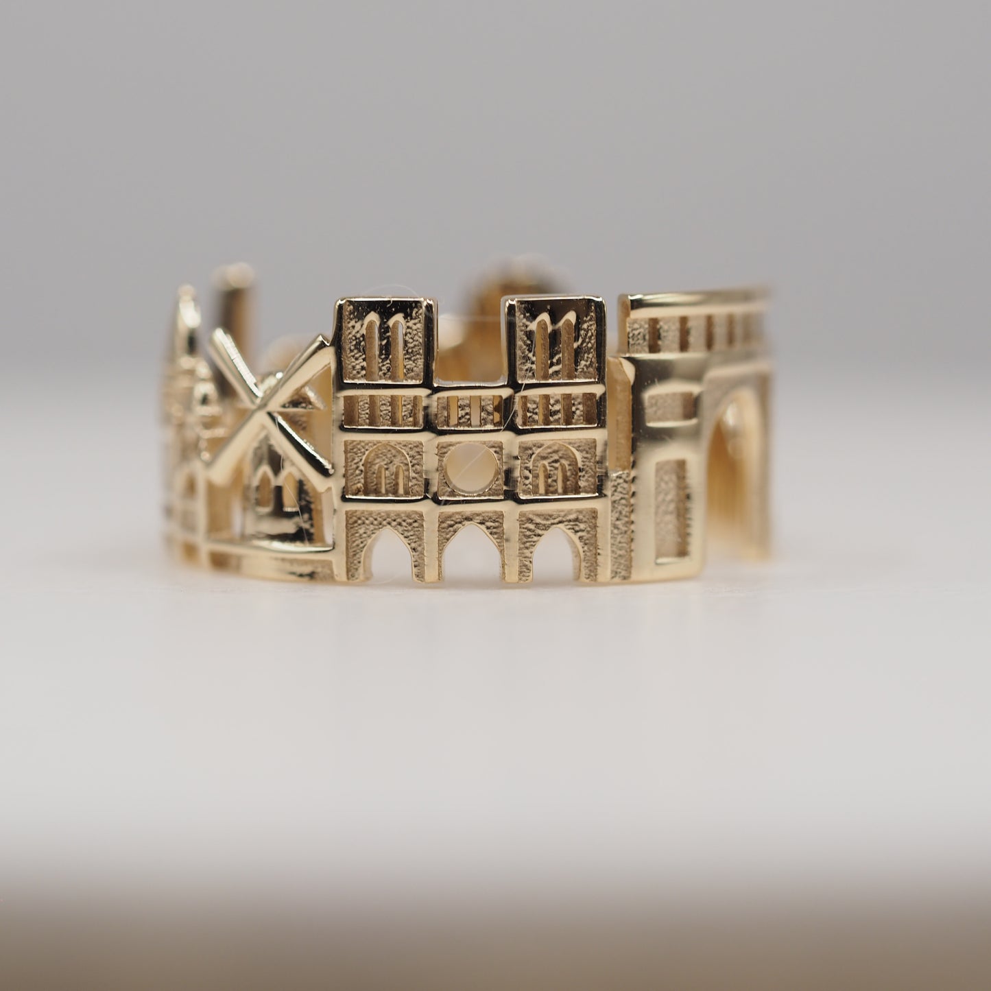 Paris Ring with 1 Diamond