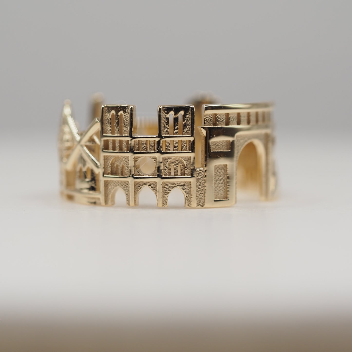 Paris Ring with 1 Diamond