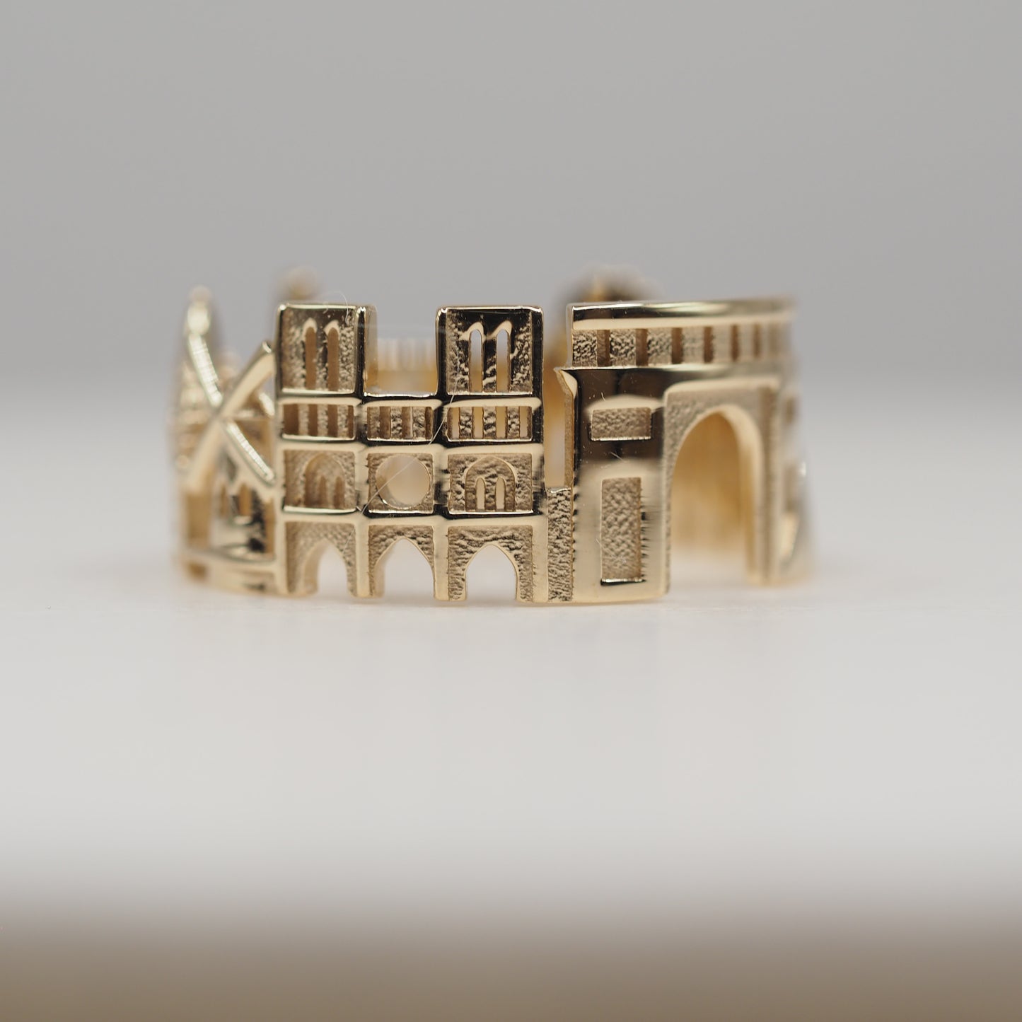 Paris Ring with 1 Diamond
