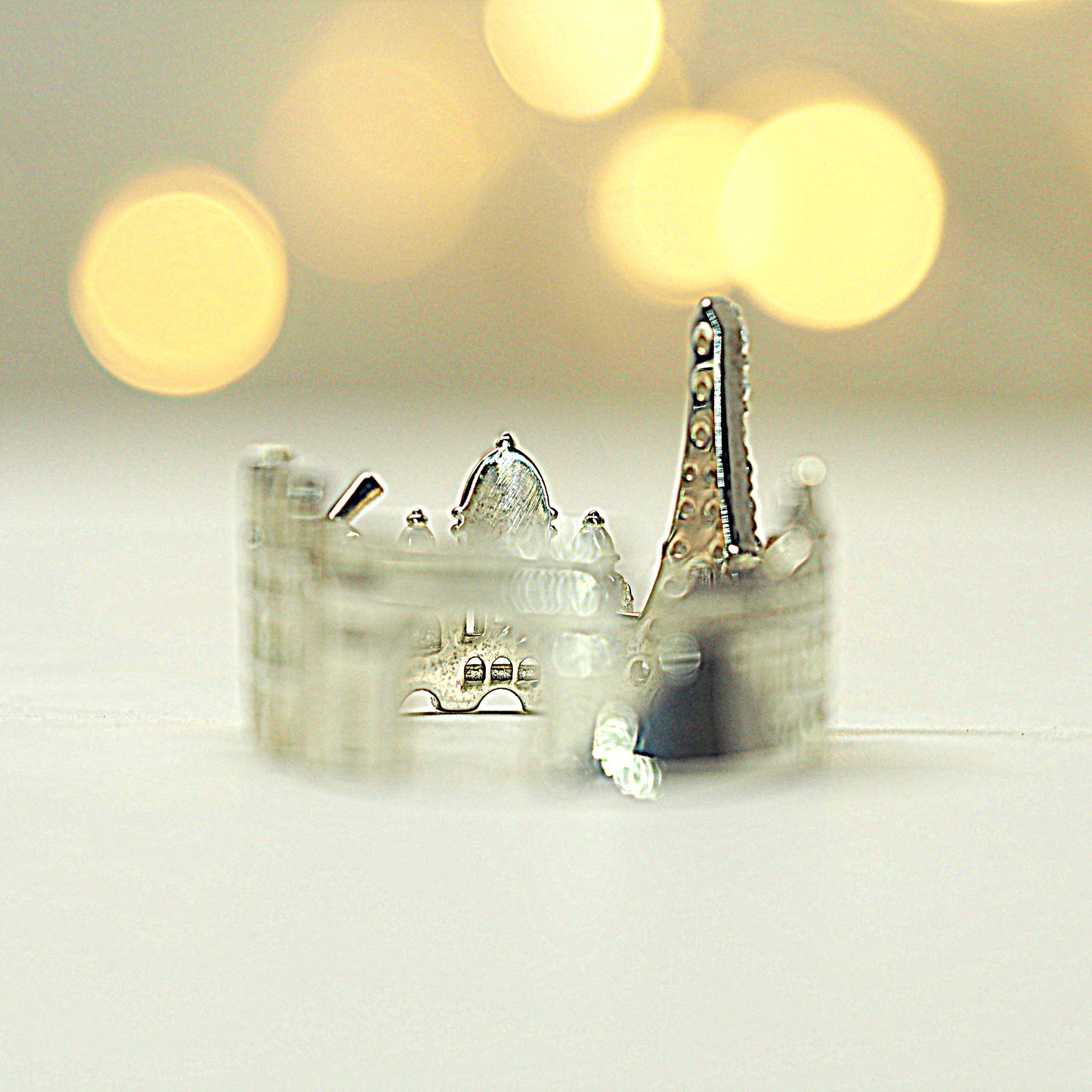 Paris Ring with many Diamonds